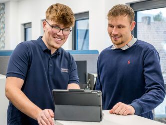 Kaufleute in Büro, Industrie, Handel und Dienstleistung